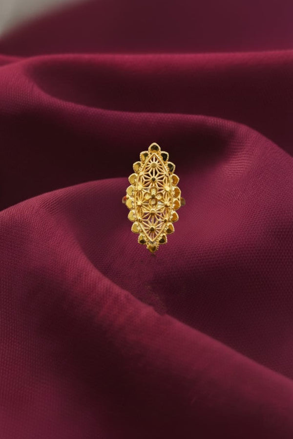 Elura Trendy Flower Ring For Women