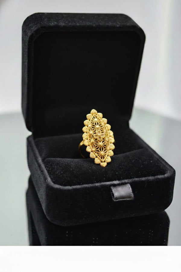 Elura Trendy Flower Ring For Women