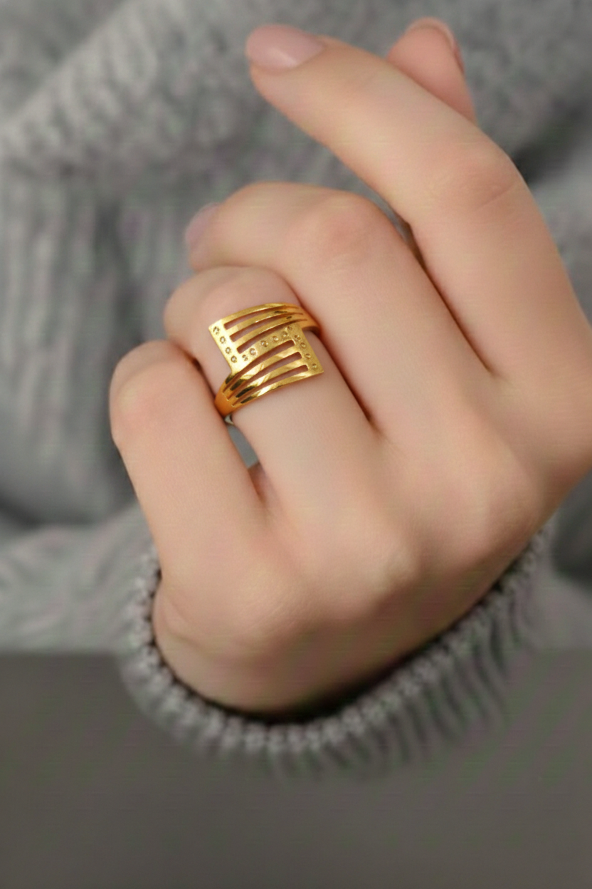 Elura Trendy Ring For Women