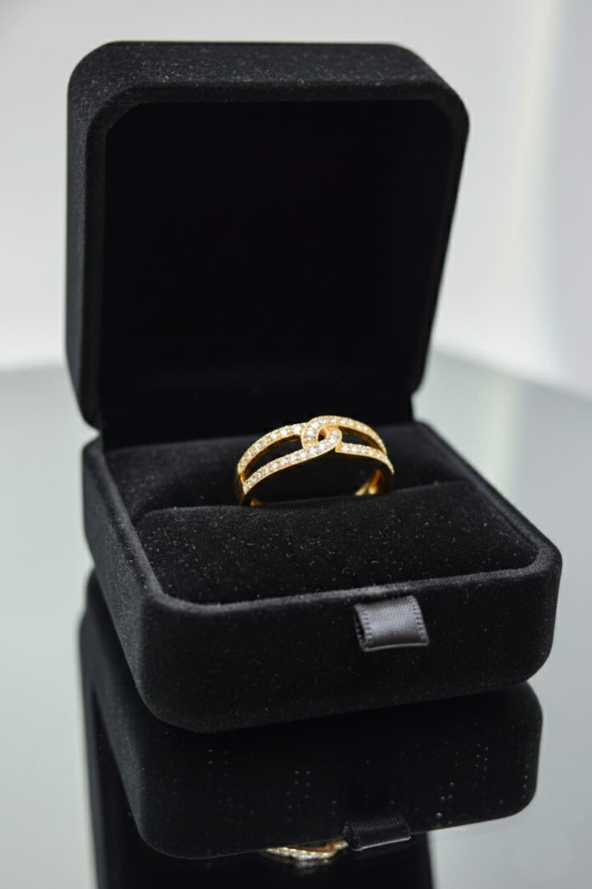 Elura Trendy Infinity Knot Ring For Women