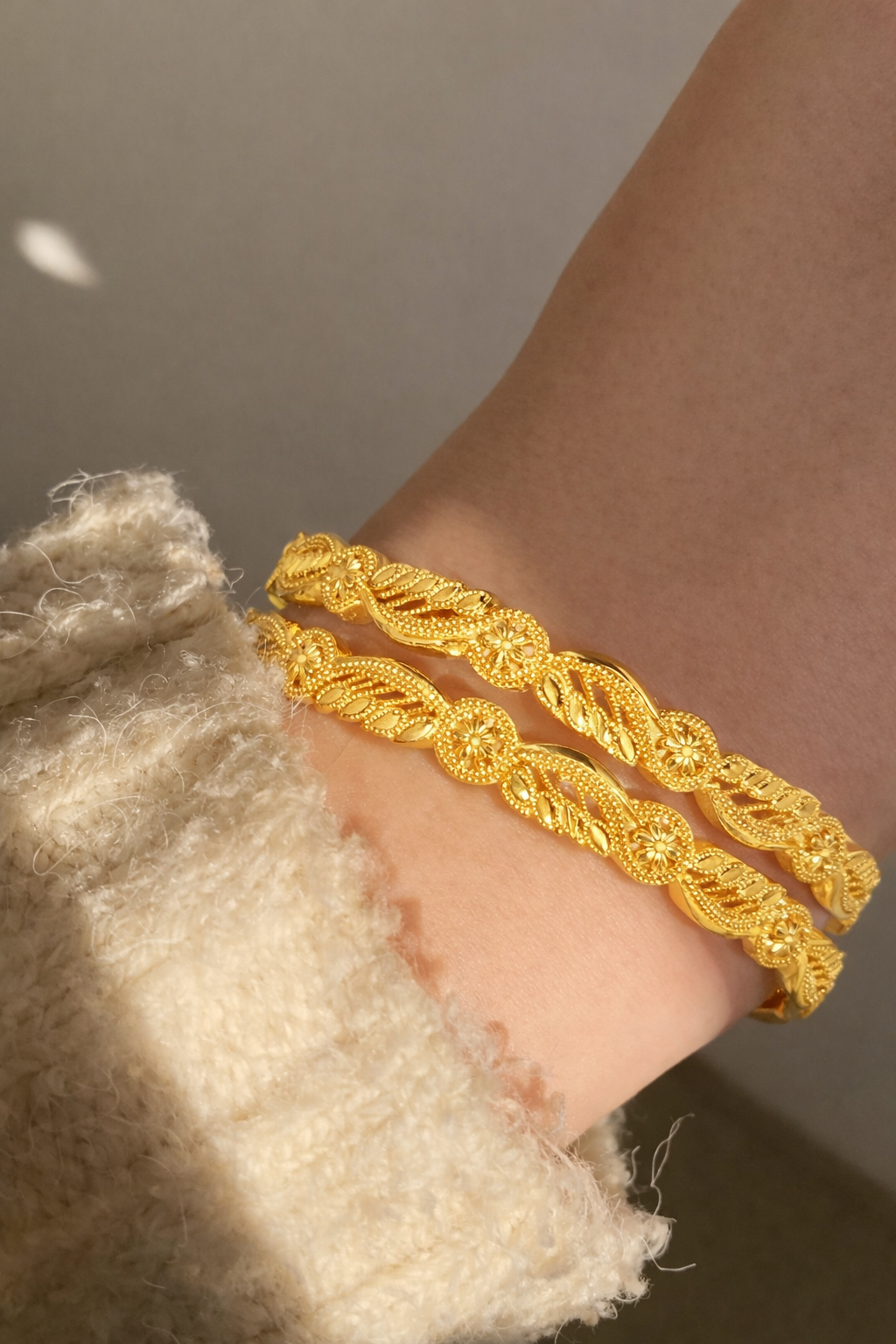 Elura Trendy Floral Designer Bangles For Women