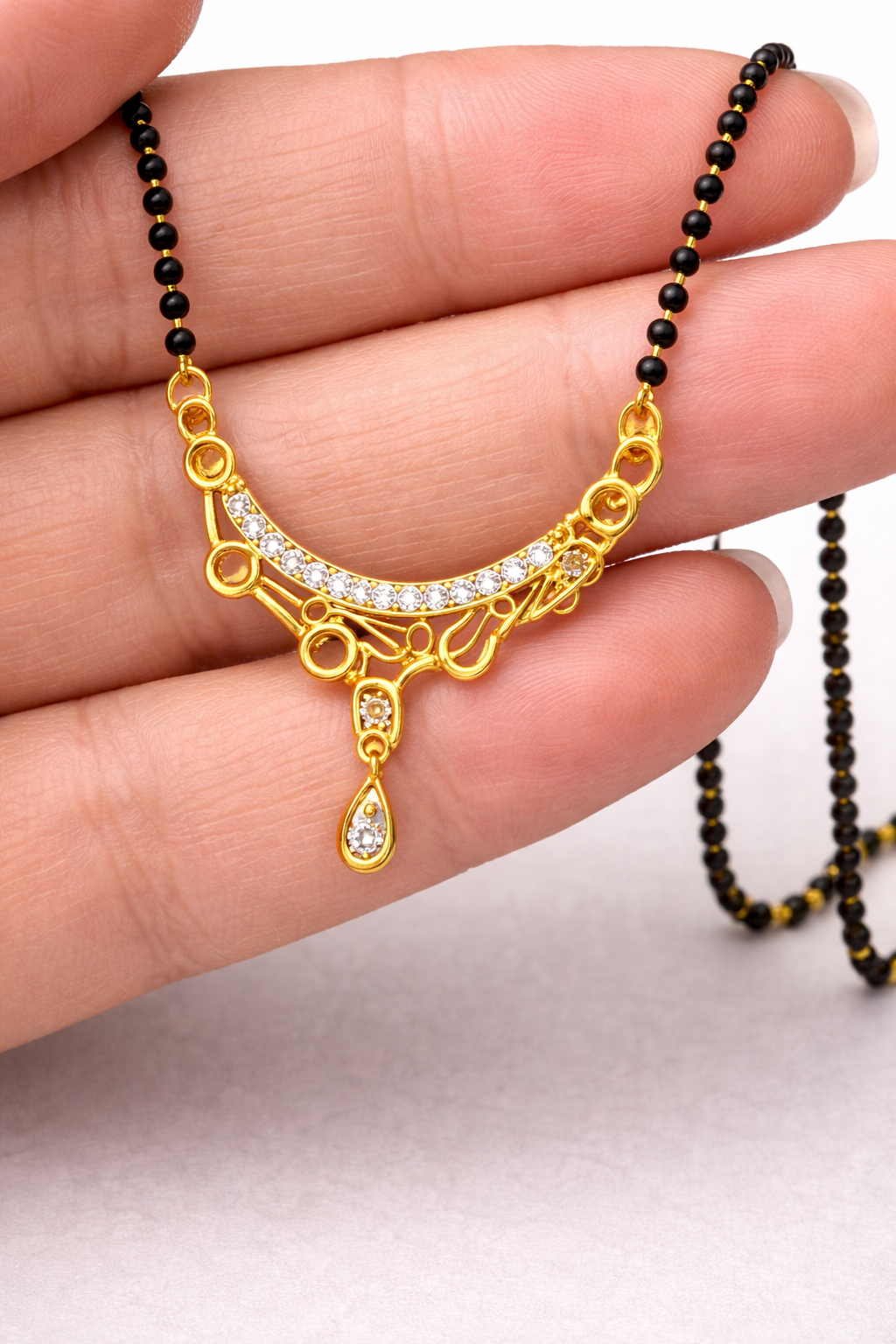 Elura Mangalsutra With Stone Pendant