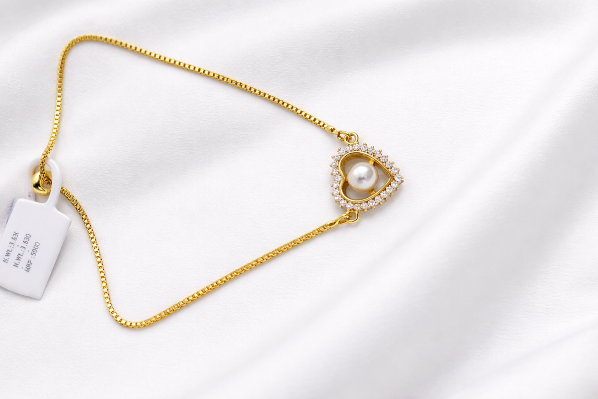 Elura Heart Pearl Bracelet