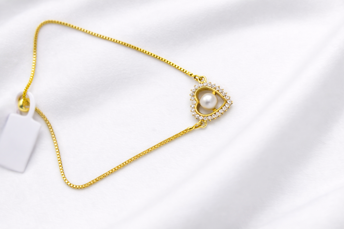 Elura Heart Pearl Bracelet
