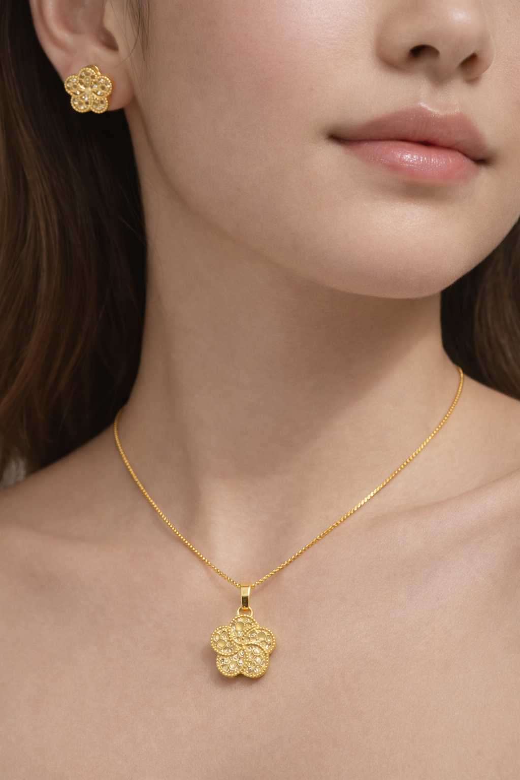 Elura Floral Pendant Necklace Set