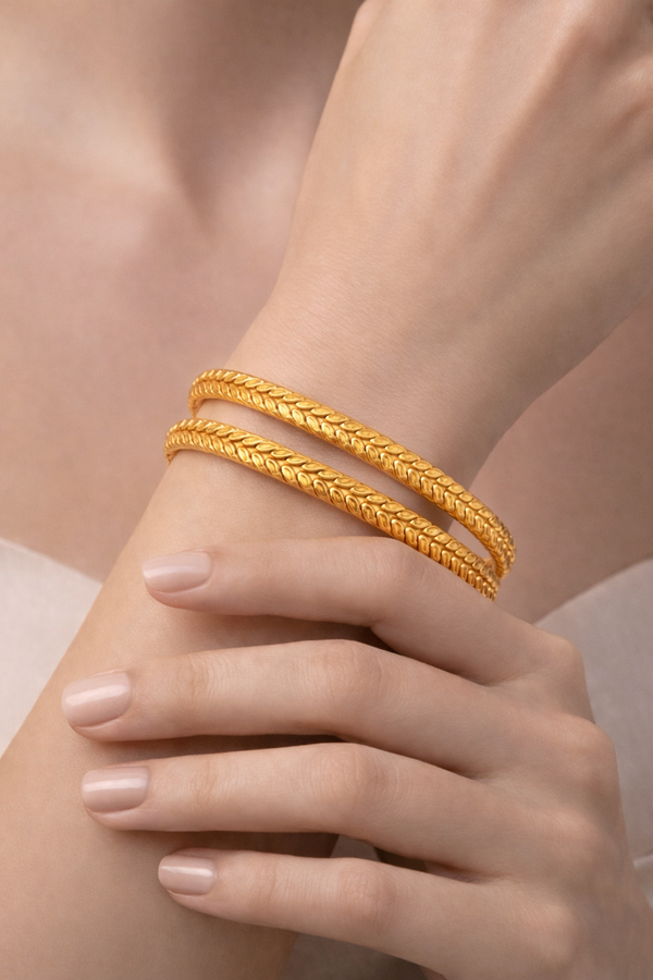 Elura Leaf Design Bangles for Women Set of 4