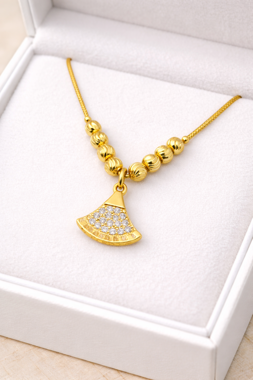 Elura Pendant Necklace for Women