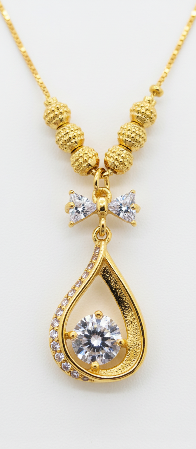 Elura Teardrop Pendant Necklace for Women