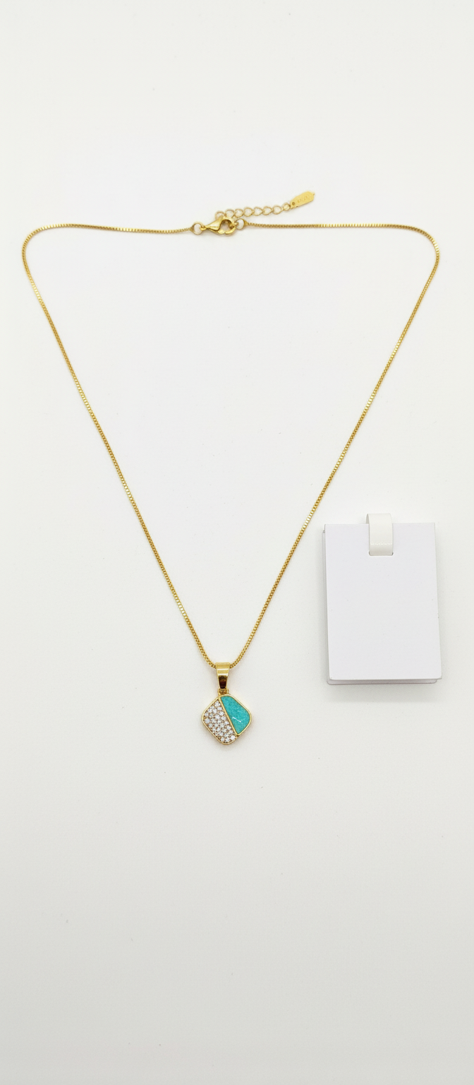 Elura Green Stone Pendant Necklace For Women