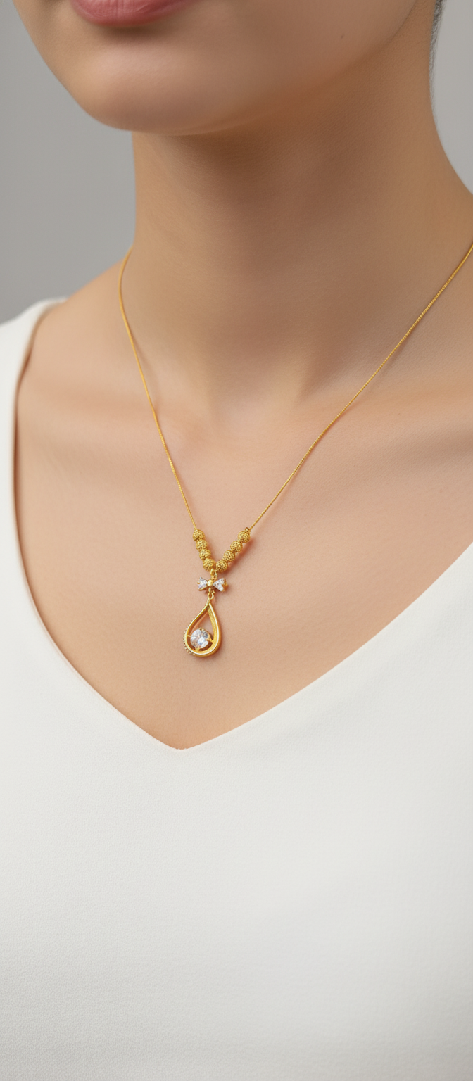 Elura Teardrop Pendant Necklace for Women