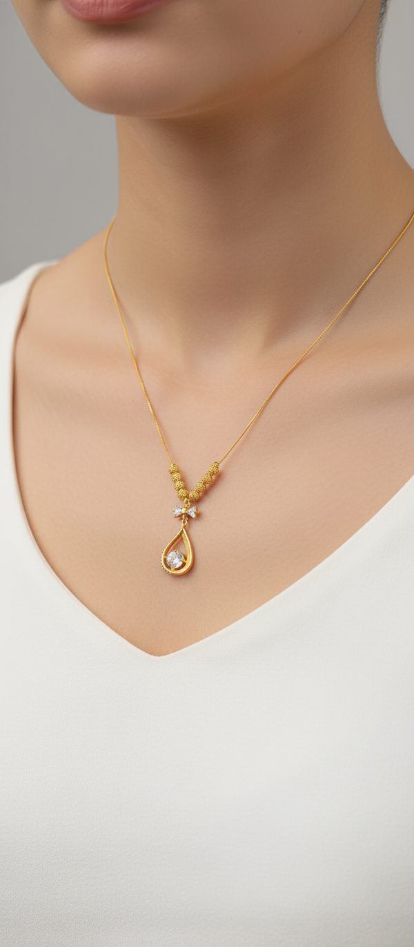 Elura Teardrop Pendant Necklace for Women