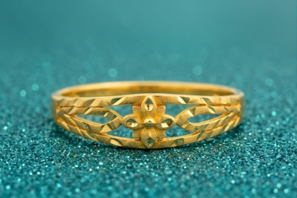 Elura Floral Cutwork Textured Gold Ring