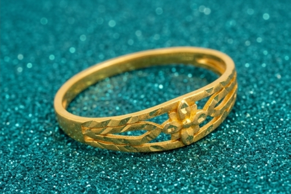 Elura Floral Cutwork Textured Gold Ring