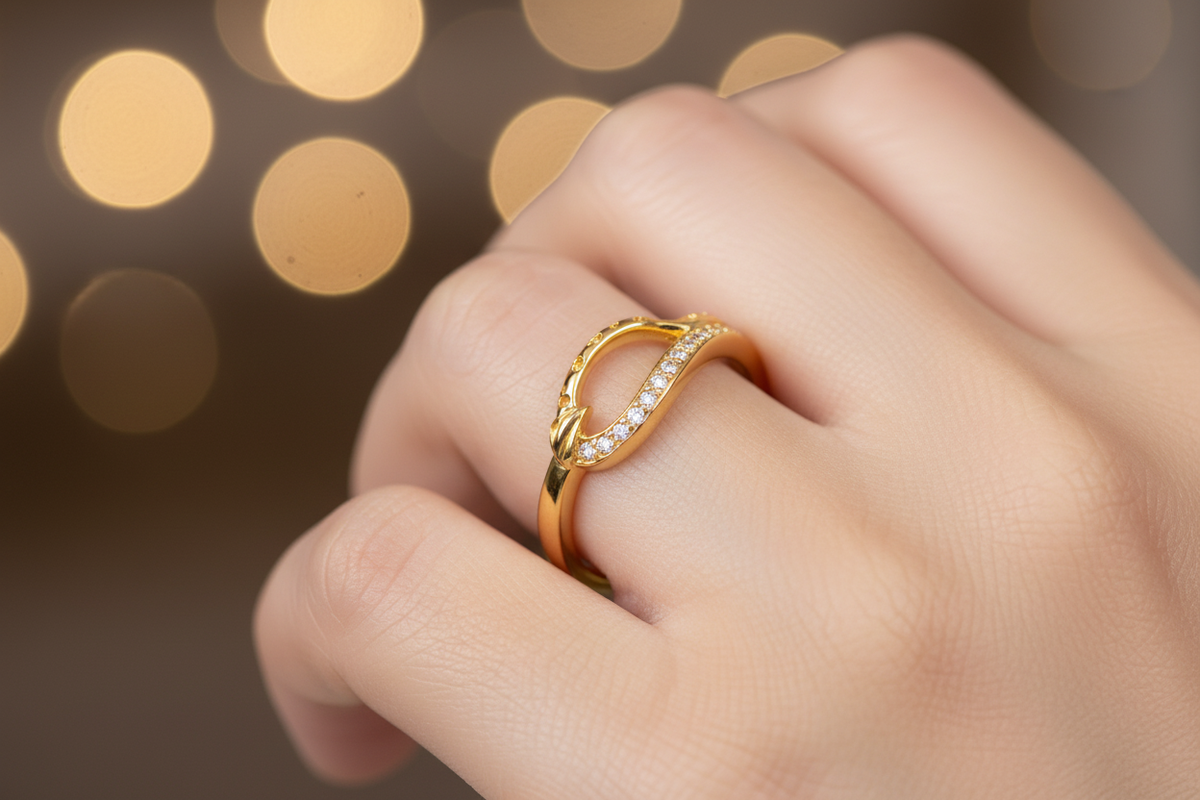Elura Elegant Infinity Curve Diamond Accent Gold Ring for Women