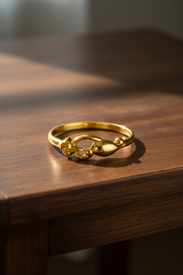 ELURA Elegant Gold Women’s Ring with Leaf & Loop Design