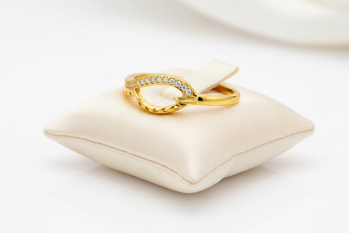 Elura Elegant Infinity Curve Diamond Accent Gold Ring for Women