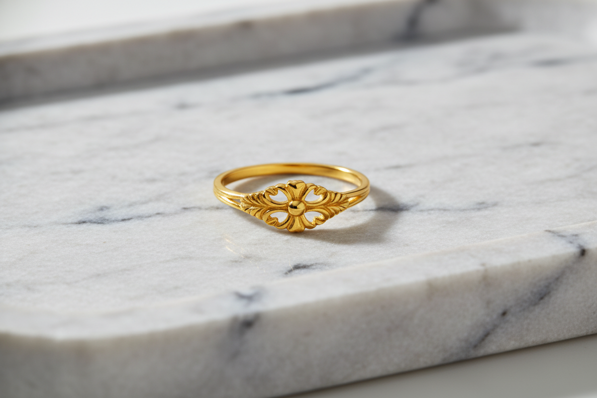 Elura Vintage Blossom Heart Ring