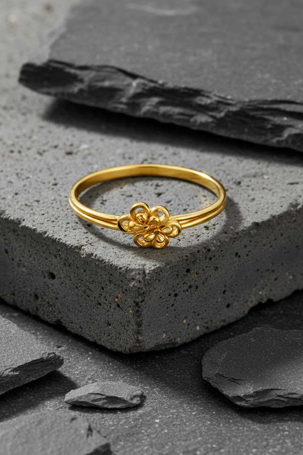 Elura Delicate Floral Charm Gold Ring