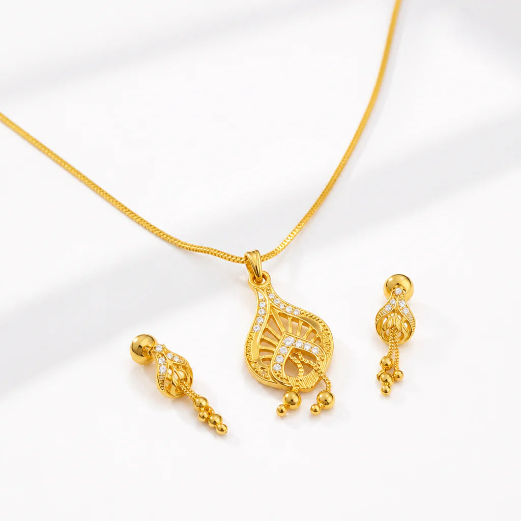 Elura Pendant Necklace Set for Women